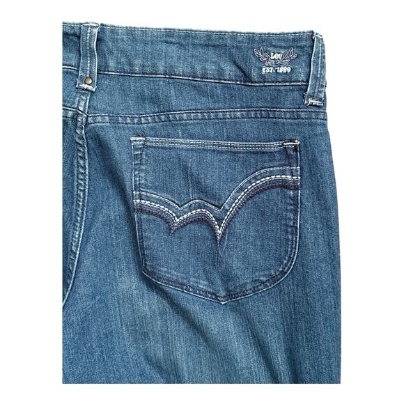 LEE Womens Petite Size 16P Perfect Fit Just Below Waist Blue Jeans 28.5" Inseam - Picture 3 of 8